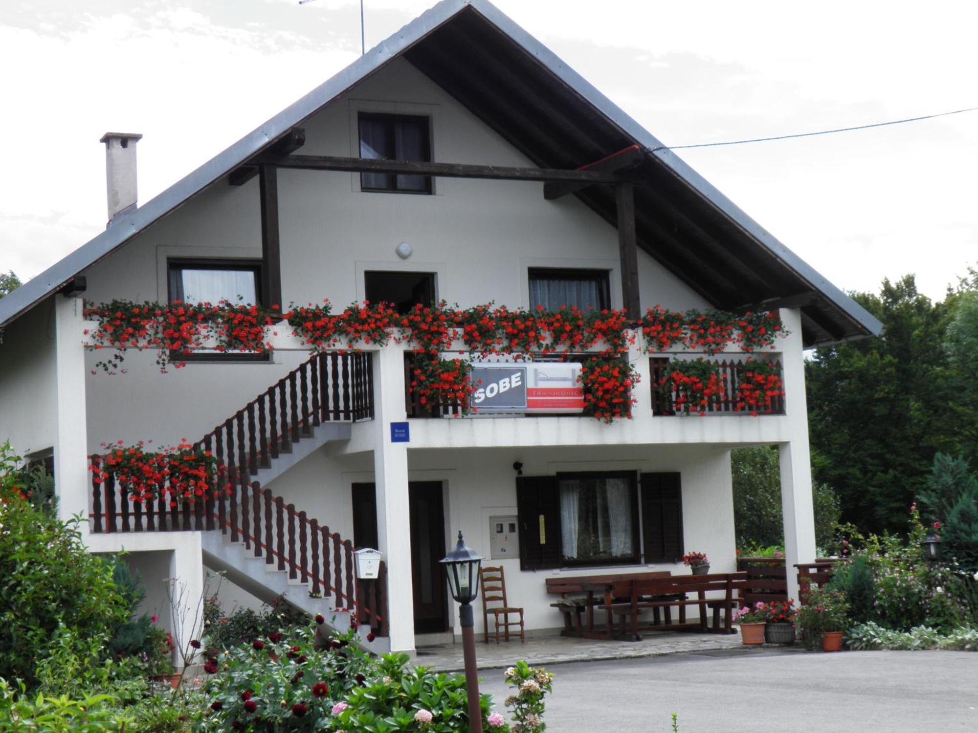 Hotel House Janja Plitvice Selište Drežničko Exterior foto